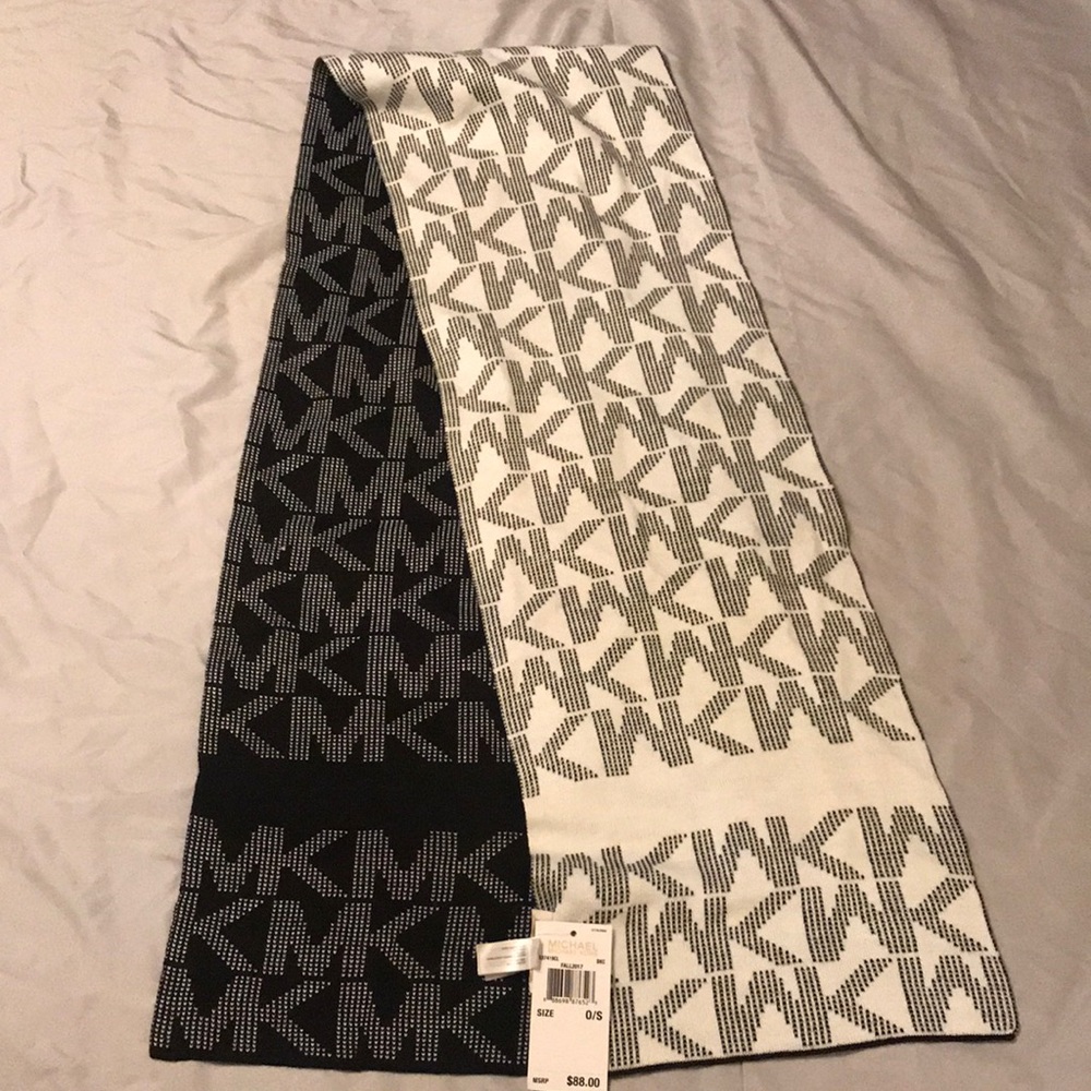 Michael Kota scarf